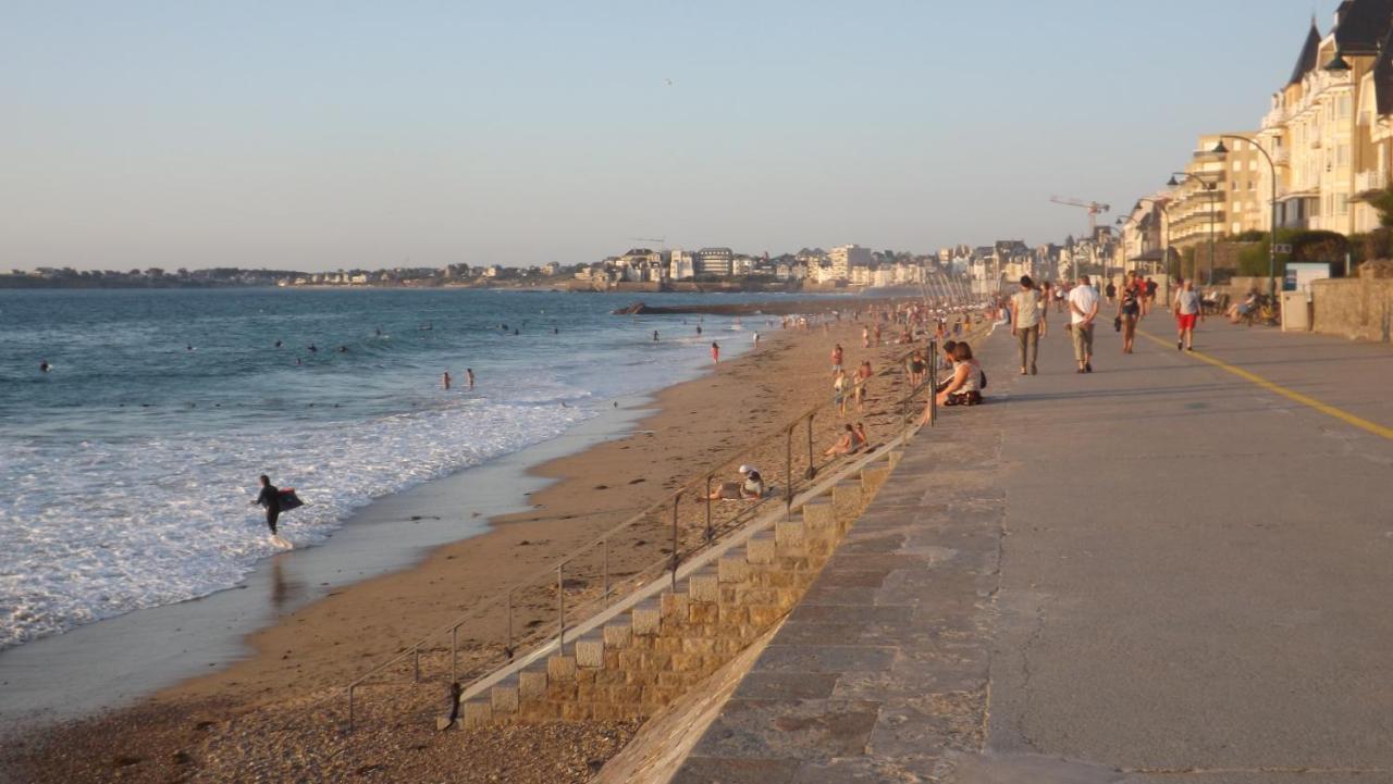 Appartement T2 ,parking privé,terrasse, 10 mns à pieds de la cité corsaire et ses plages Saint-Malo Exterior foto