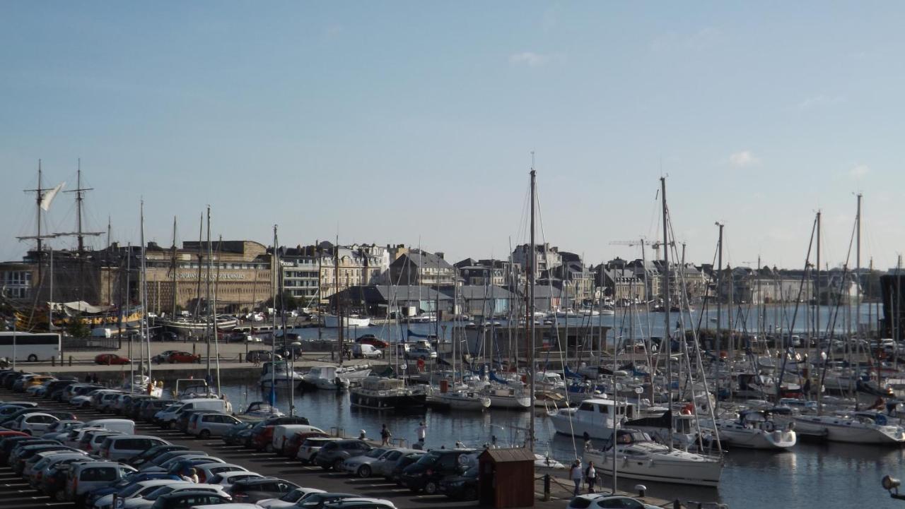Appartement T2 ,parking privé,terrasse, 10 mns à pieds de la cité corsaire et ses plages Saint-Malo Exterior foto