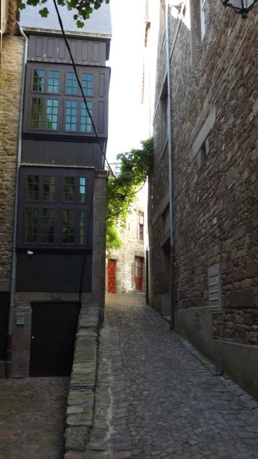 Appartement T2 ,parking privé,terrasse, 10 mns à pieds de la cité corsaire et ses plages Saint-Malo Exterior foto