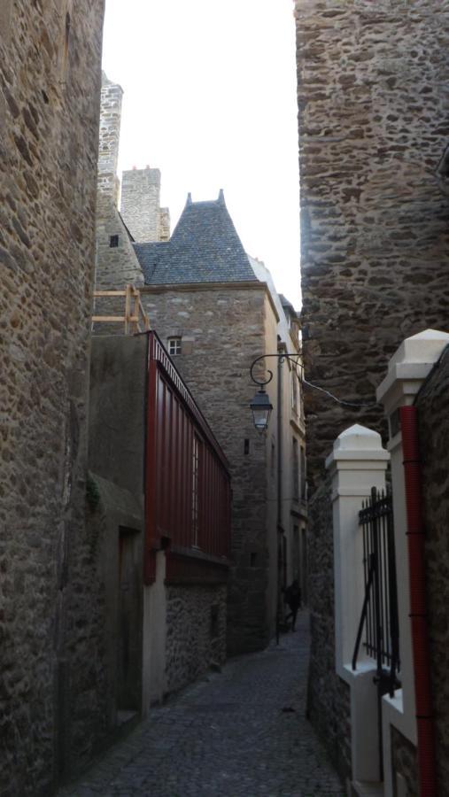 Appartement T2 ,parking privé,terrasse, 10 mns à pieds de la cité corsaire et ses plages Saint-Malo Exterior foto
